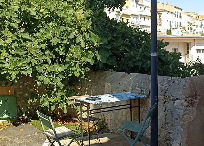 Ancienne Maison De Pêcheurs Rénovée à * Sète